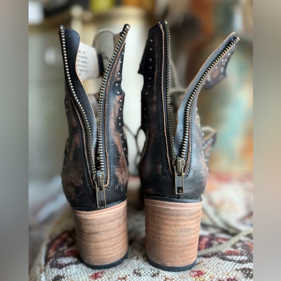 FREEBIRD distressed Studded Heeled Boots open toe leather shoes like new - Picture 8 of 12